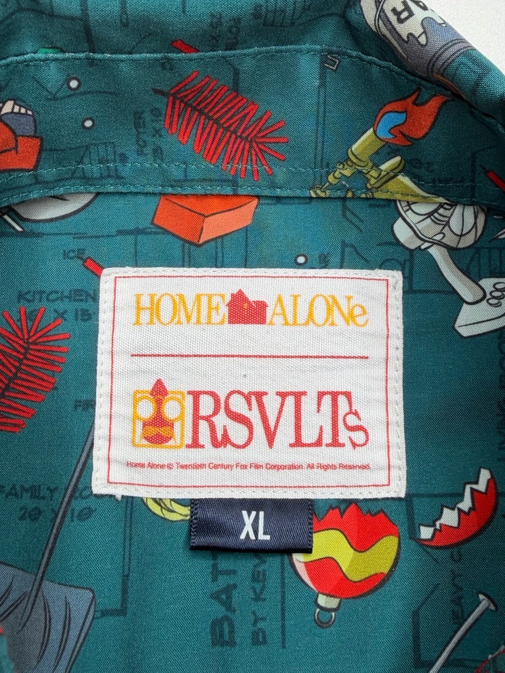 RSVLTS x Home Alone Adult Short Sleeve Shirt Size XL Battle Plan AOP Christmas - Picture 11 of 12
